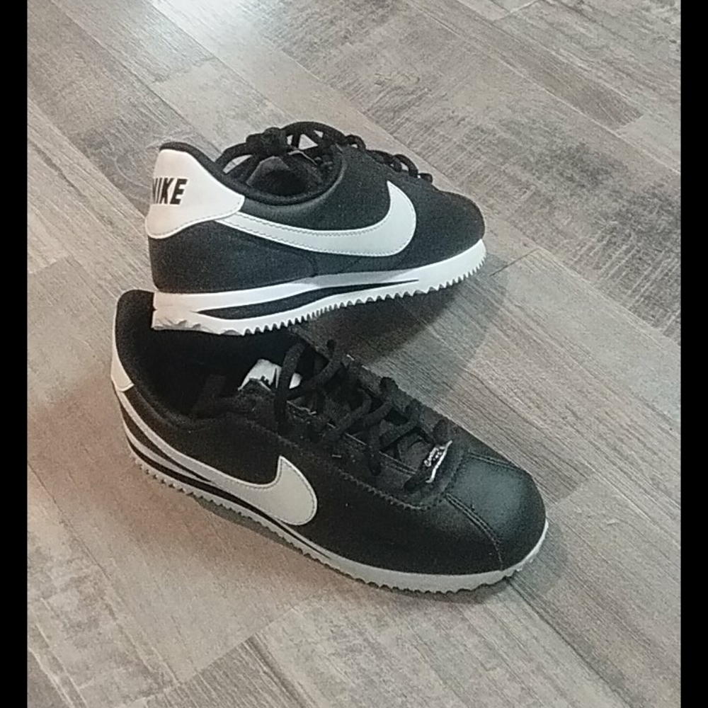 COPY - Nike size 4 kids